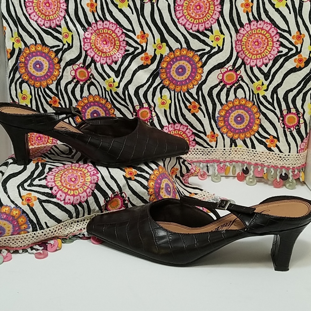 Professional and comfy! Life Stride mules!
